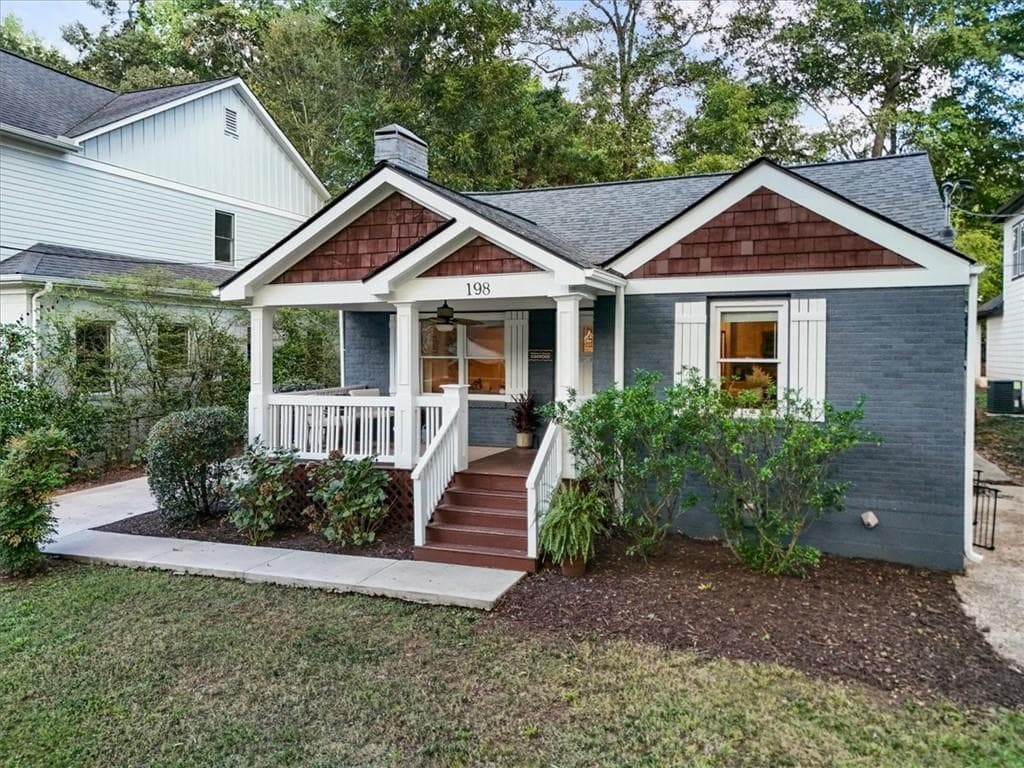 3 bedroom, 2 bathroom, 1,607 sq ft single family residence for sale at 198 Watson Circle Southeast, Atlanta, GA 30317 — photo 3