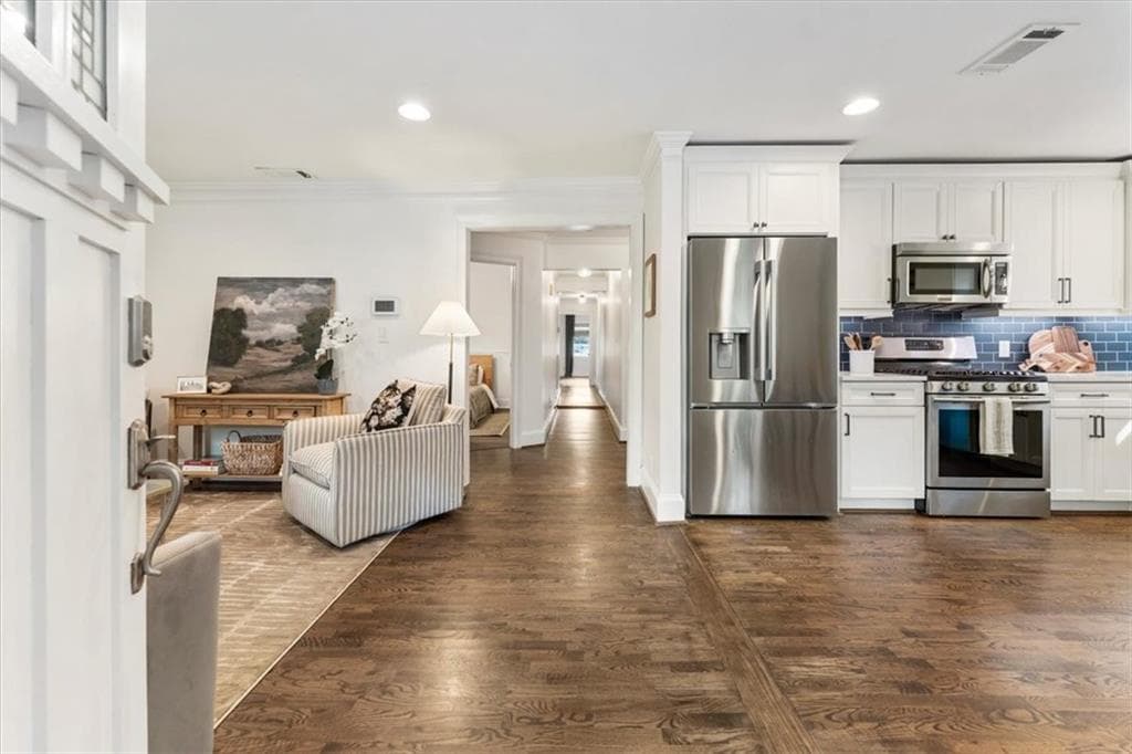 3 bedroom, 2 bathroom, 1,607 sq ft single family residence for sale at 198 Watson Circle Southeast, Atlanta, GA 30317 — photo 8