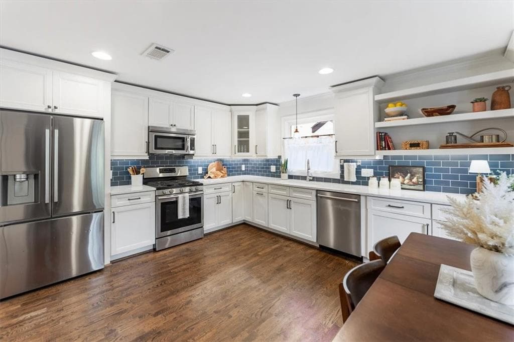 3 bedroom, 2 bathroom, 1,607 sq ft home for sale at 198 Watson Circle Southeast, Atlanta, GA