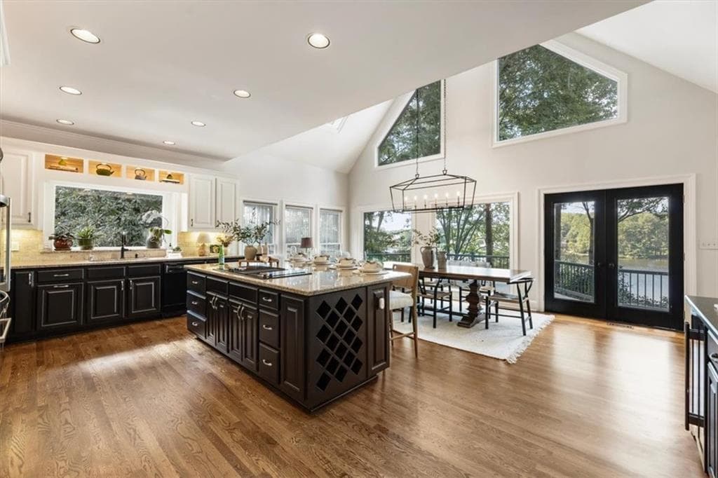 7 bedroom, 5 bathroom, 7,842 sq ft single family residence for sale at 3770 Schooner Ridge, Alpharetta, GA 30005 — photo 4
