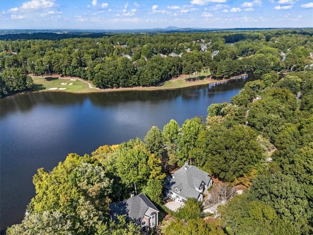 7 bedroom, 5 bathroom, 7,842 sq ft single family residence for sale at 3770 Schooner Ridge, Alpharetta, GA 30005 — photo 6