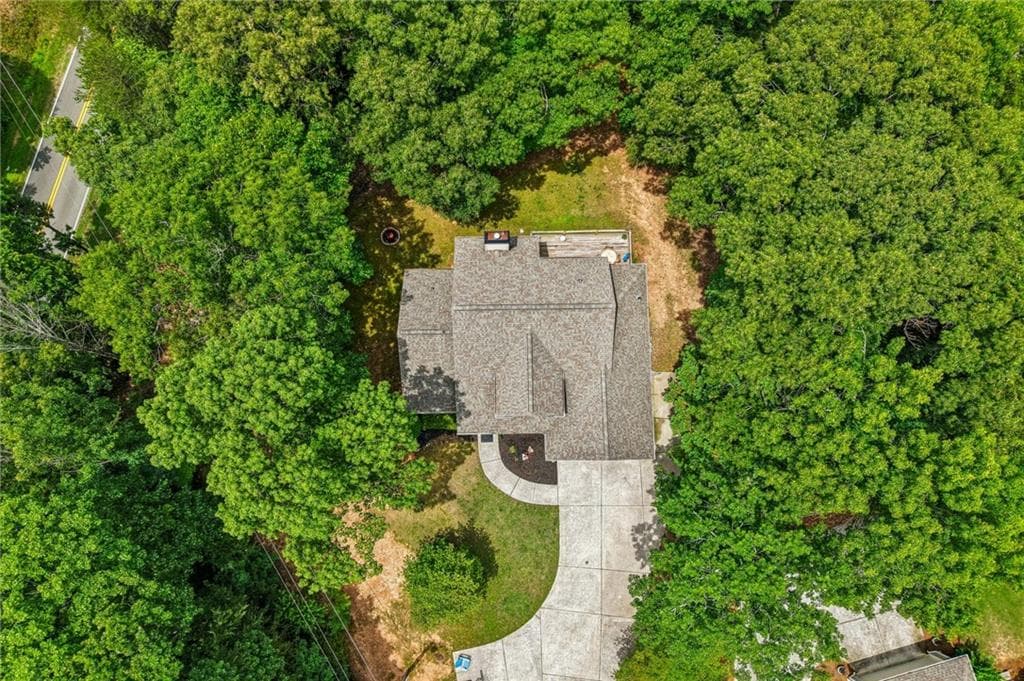 4 bedroom, 4 bathroom, 2,444 sq ft single family residence for sale at 9395 Edgewater Drive, Gainesville, GA 30506 — photo 2