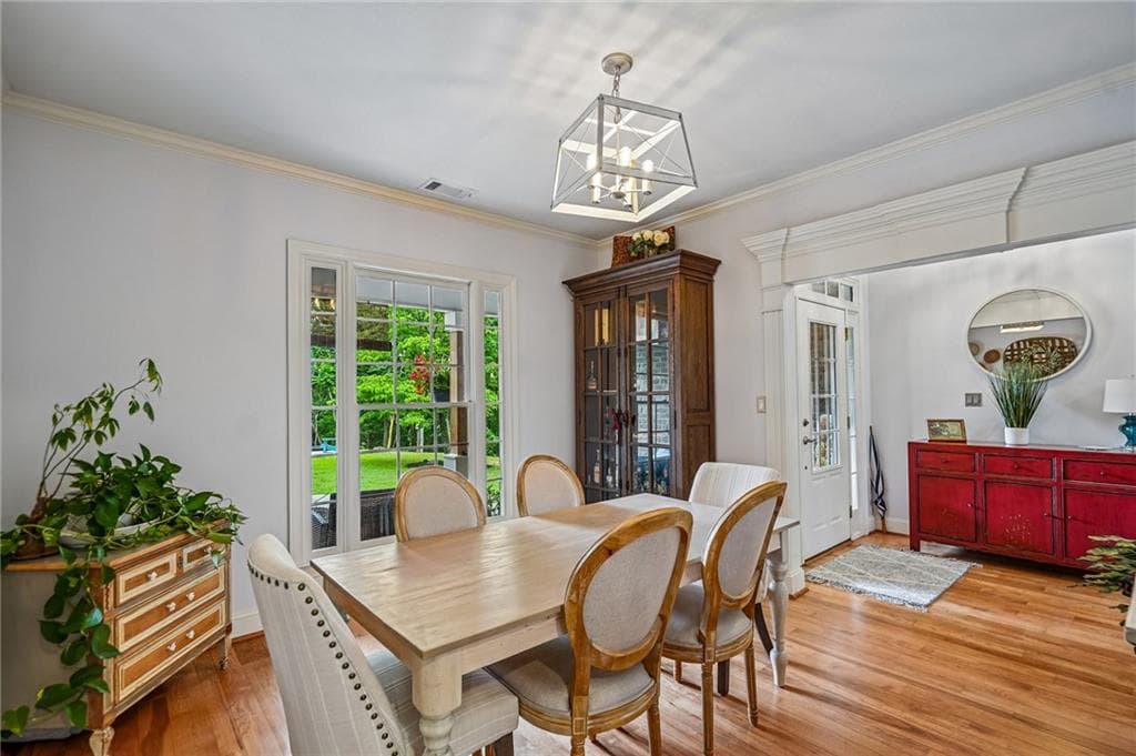 4 bedroom, 4 bathroom, 2,444 sq ft single family residence for sale at 9395 Edgewater Drive, Gainesville, GA 30506 — photo 7