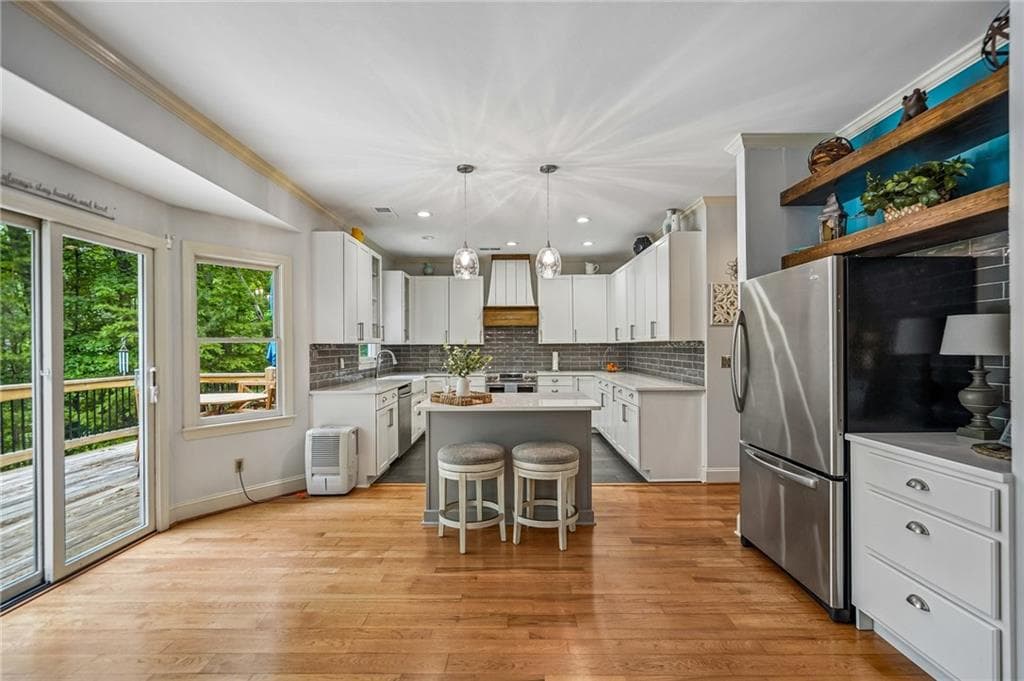 4 bedroom, 4 bathroom, 2,444 sq ft single family residence for sale at 9395 Edgewater Drive, Gainesville, GA 30506 — photo 10