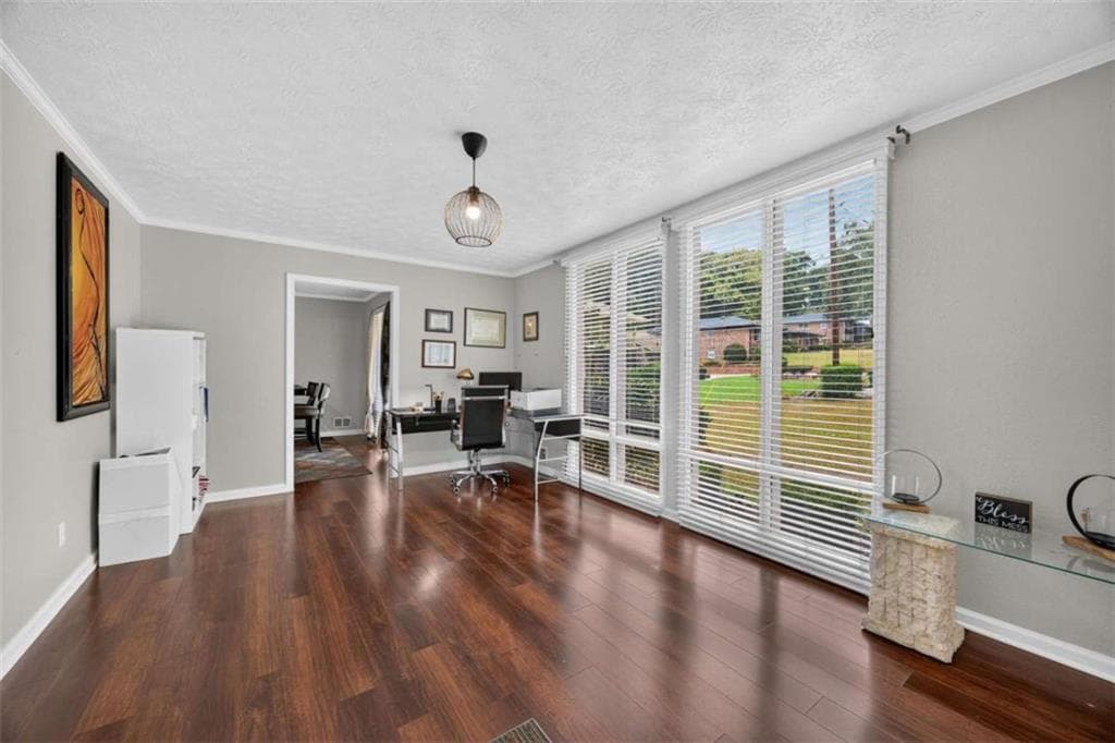 5 bedroom, 3 bathroom, 3,340 sq ft single family residence for sale at 4421 Buckingham Circle, Decatur, GA 30035 — photo 5
