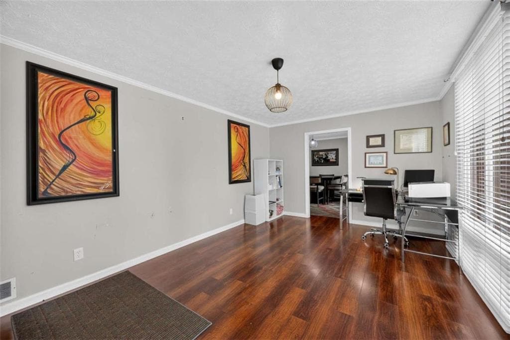 5 bedroom, 3 bathroom, 3,340 sq ft single family residence for sale at 4421 Buckingham Circle, Decatur, GA 30035 — photo 6