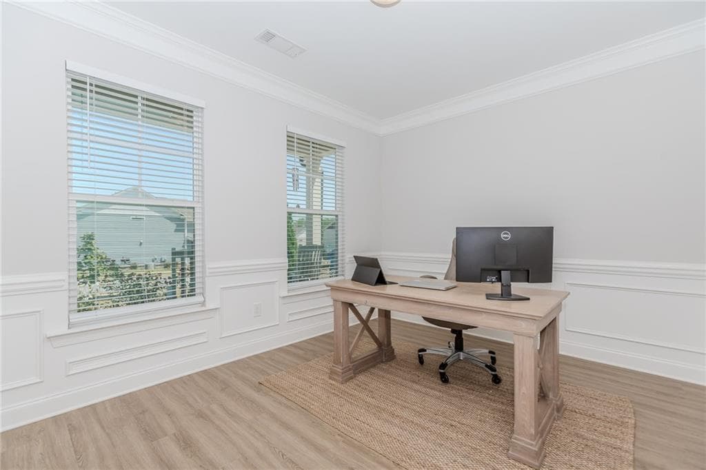 4 bedroom, 3 bathroom, 3,083 sq ft single family residence for sale at 6829 Benjamin Drive, Flowery Branch, GA 30542 — photo 5