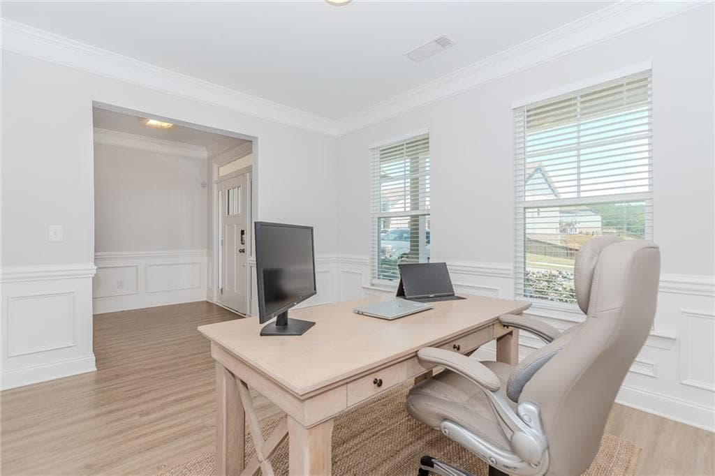 4 bedroom, 3 bathroom, 3,083 sq ft single family residence for sale at 6829 Benjamin Drive, Flowery Branch, GA 30542 — photo 6