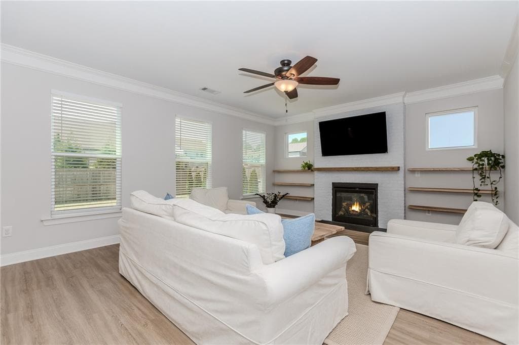 4 bedroom, 3 bathroom, 3,083 sq ft single family residence for sale at 6829 Benjamin Drive, Flowery Branch, GA 30542 — photo 7