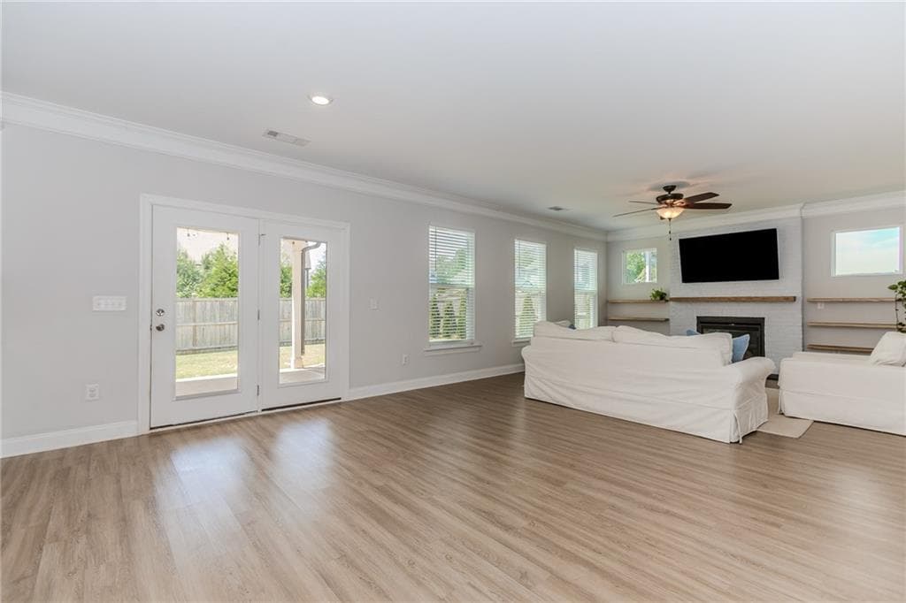 4 bedroom, 3 bathroom, 3,083 sq ft single family residence for sale at 6829 Benjamin Drive, Flowery Branch, GA 30542 — photo 9