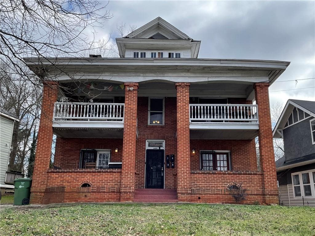 2 bedroom, 1 bathroom, 1,450 sq ft apartment for rent at 1480 south gordon Street 3, Atlanta, GA 30310 for $1,495 a month — photo 2