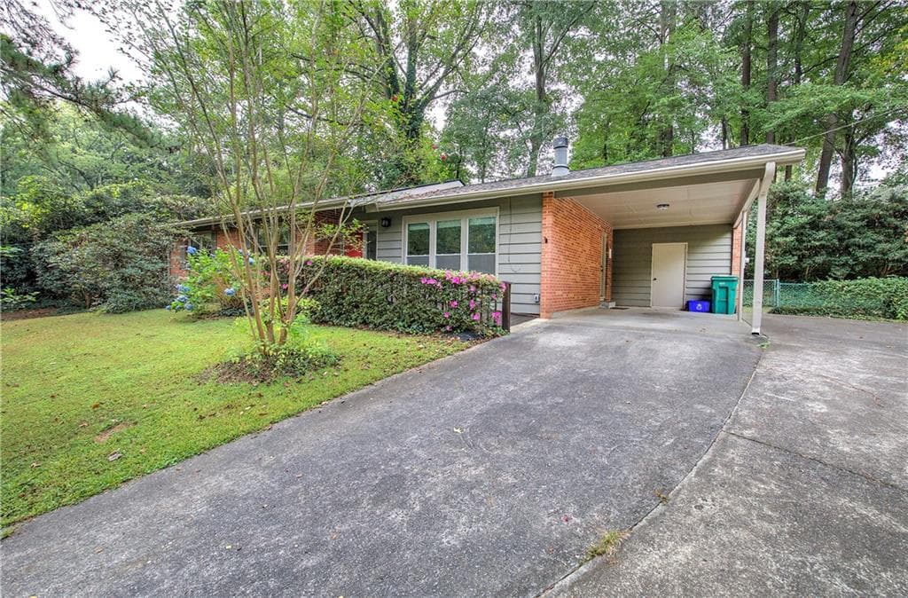 3 bedroom, 2 bathroom, 1,445 sq ft single family residence for sale at 1990 Glenroy Place, Smyrna, GA 30080 — photo 3