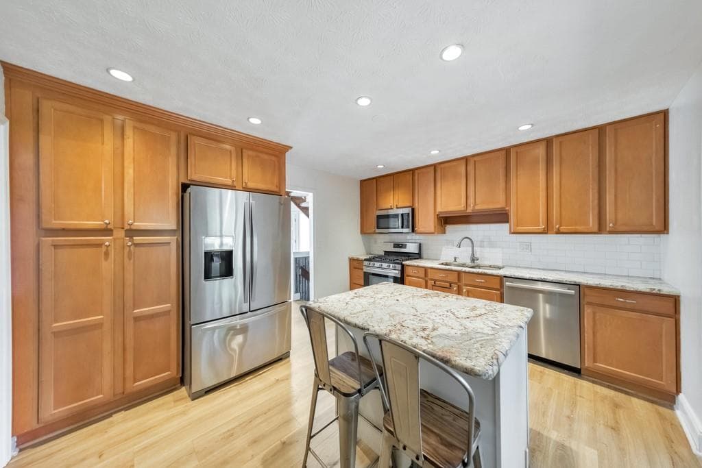 4 bedroom, 3 bathroom, 2,728 sq ft single family residence for rent at 3701 Thornwood Way, Marietta, GA 30062 for $3,300 a month — photo 7