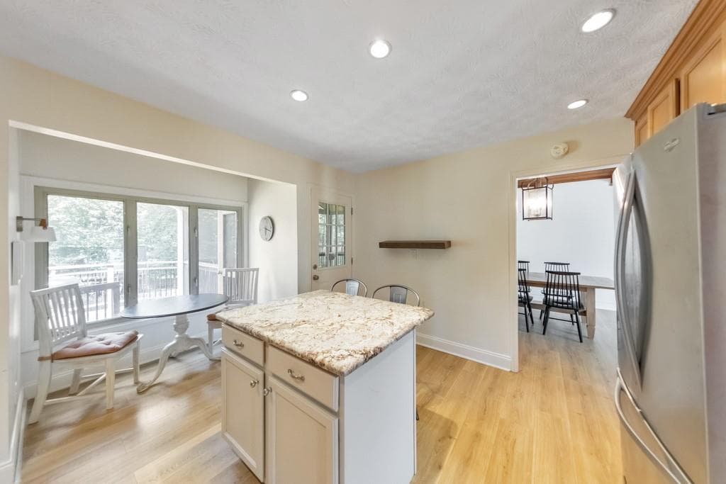 4 bedroom, 3 bathroom, 2,728 sq ft single family residence for rent at 3701 Thornwood Way, Marietta, GA 30062 for $3,300 a month — photo 8