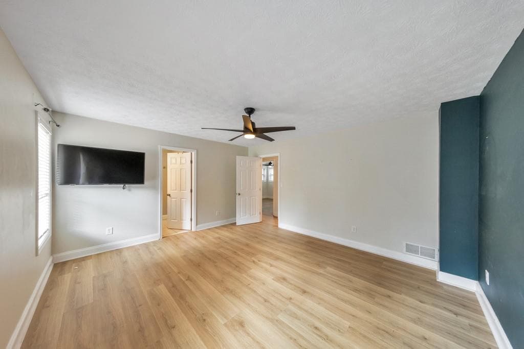 4 bedroom, 3 bathroom, 2,728 sq ft single family residence for rent at 3701 Thornwood Way, Marietta, GA 30062 for $3,300 a month — photo 10