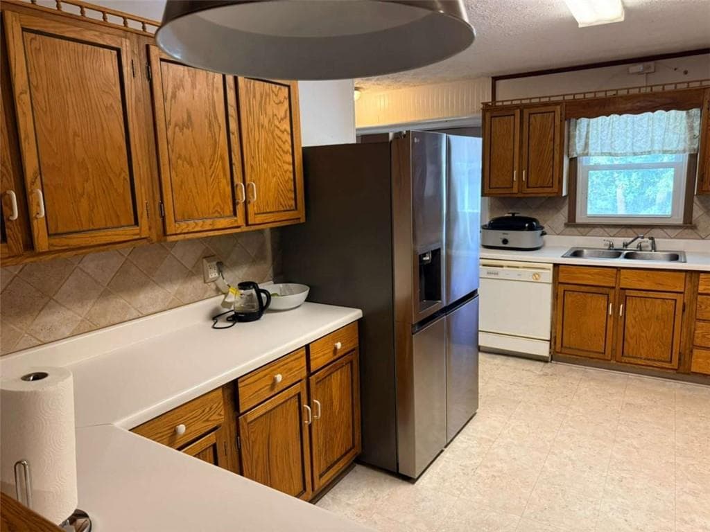 2 bedroom, 2 bathroom, 2,610 sq ft single family residence for sale at 2201 Rolling Acres Drive, Conyers, GA 30094 — photo 8