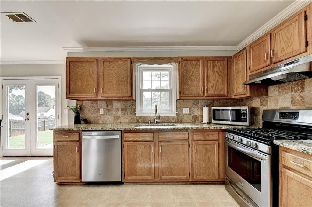 3 bedroom, 3 bathroom, 1,892 sq ft single family residence for sale at 820 Meadowsong Circle, Lawrenceville, GA 30043 — photo 4