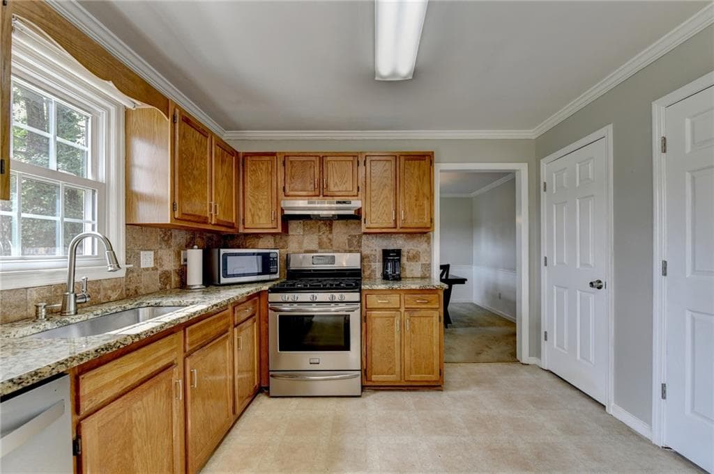 3 bedroom, 3 bathroom, 1,892 sq ft single family residence for sale at 820 Meadowsong Circle, Lawrenceville, GA 30043 — photo 8