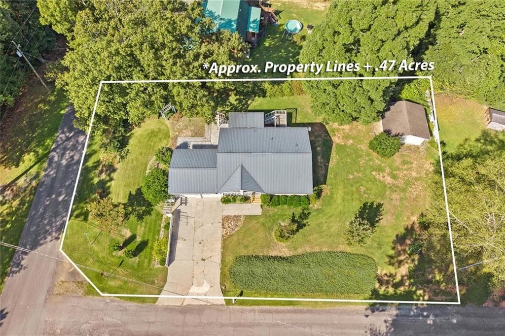 3 bedroom, 2 bathroom, 1,295 sq ft single family residence for sale at 17 Pine Street, Chatsworth, GA 30705 — photo 3