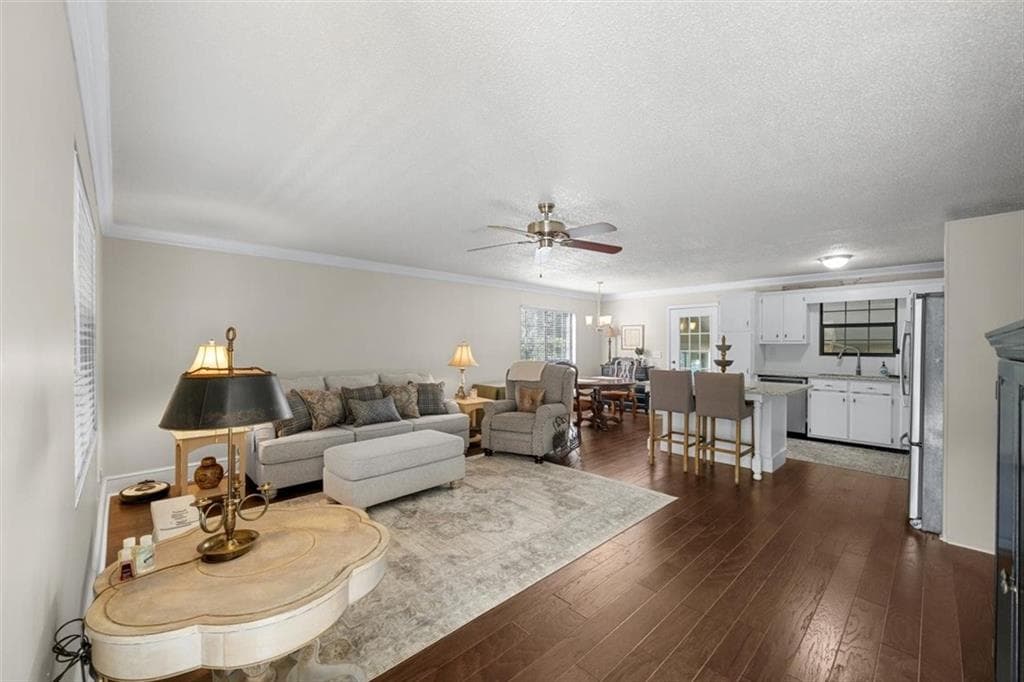 3 bedroom, 2 bathroom, 1,295 sq ft single family residence for sale at 17 Pine Street, Chatsworth, GA 30705 — photo 5