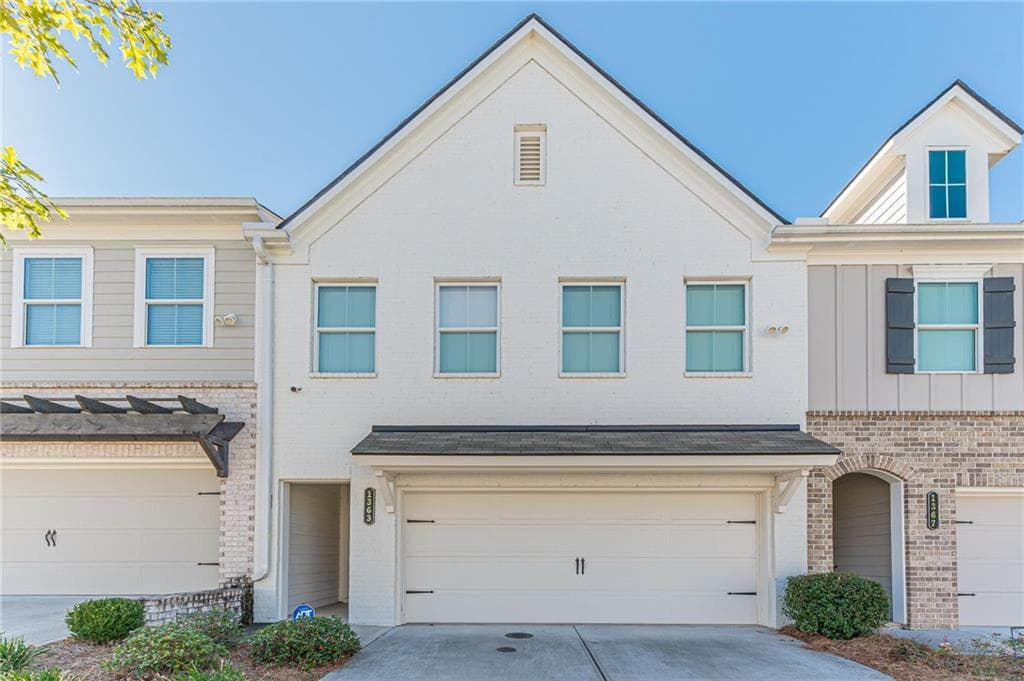 3 bedroom, 3 bathroom, 1,852 sq ft townhouse for sale at 1363 Willamette Way, Marietta, GA 30008 — photo 2