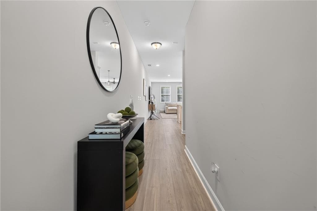 3 bedroom, 3 bathroom, 1,852 sq ft townhouse for sale at 1363 Willamette Way, Marietta, GA 30008 — photo 4
