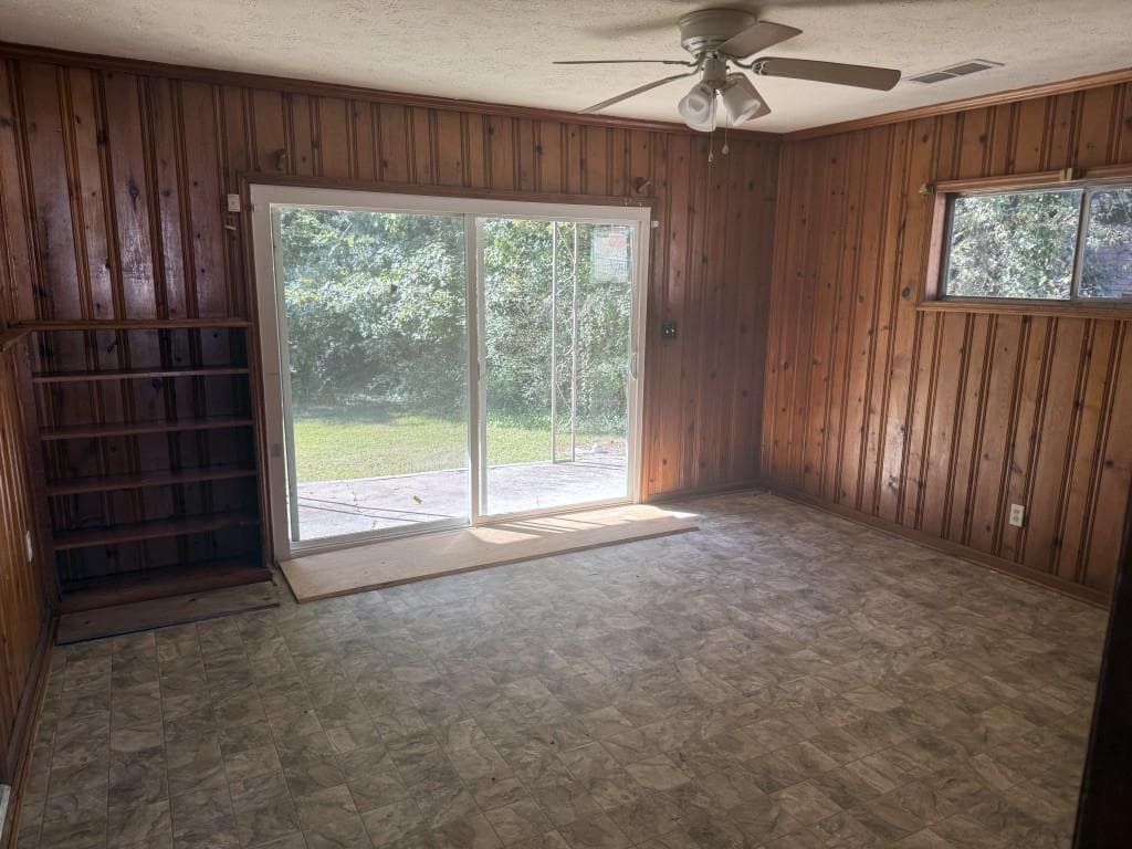 2 bedroom, 2 bathroom, 1,350 sq ft single family residence for sale at 3576 Houston Street, Lithia Springs, GA 30122 — photo 4