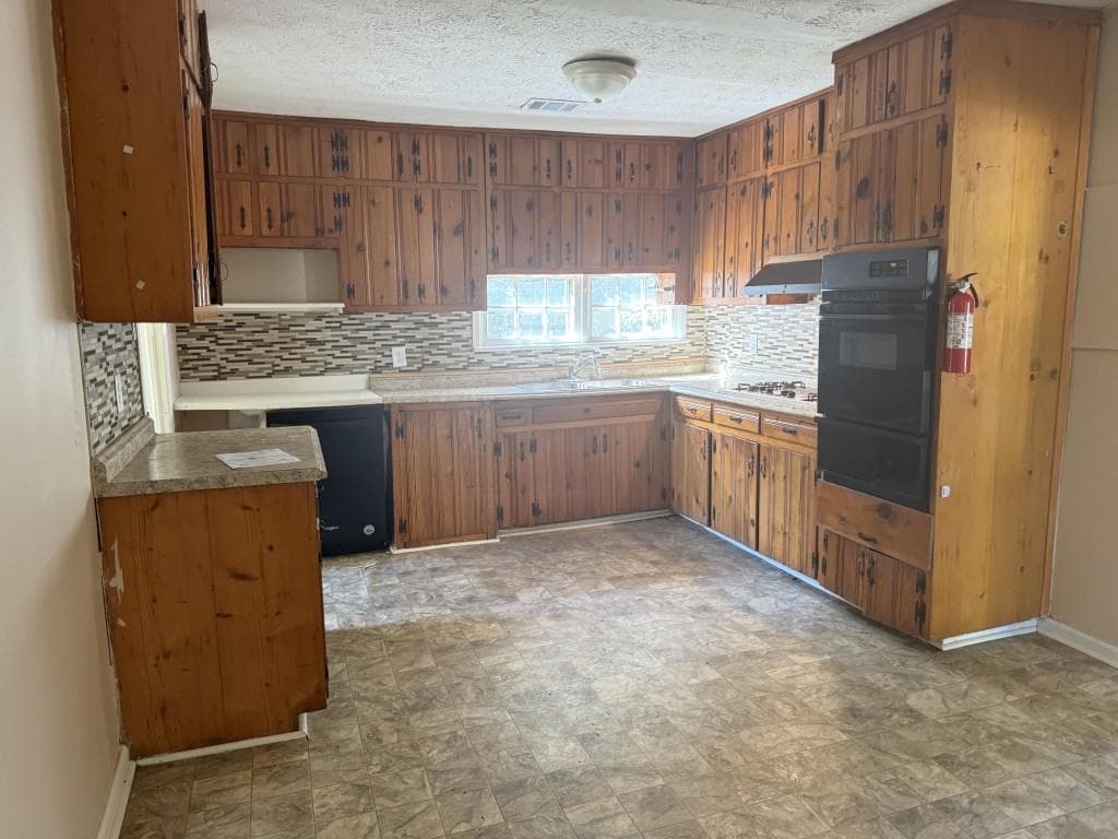2 bedroom, 2 bathroom, 1,350 sq ft single family residence for sale at 3576 Houston Street, Lithia Springs, GA 30122 — photo 5
