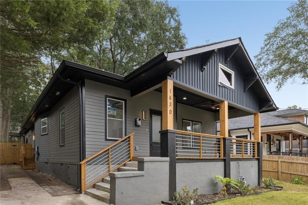 4 bedroom, 3 bathroom, 1,903 sq ft single family residence for sale at 1430 Fairbanks Street, Atlanta, GA 30310 — photo 2