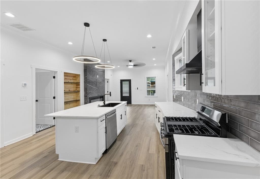 4 bedroom, 3 bathroom, 1,903 sq ft single family residence for sale at 1430 Fairbanks Street, Atlanta, GA 30310 — photo 7