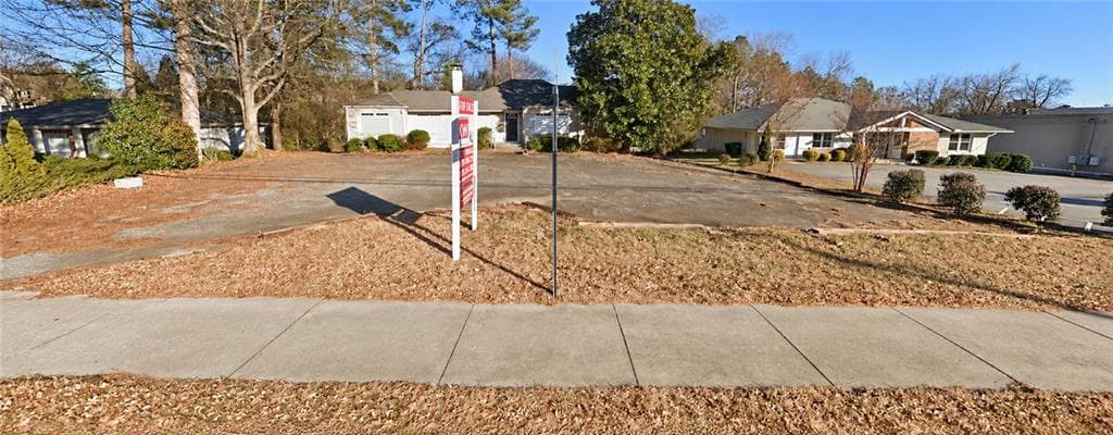 3 bathroom other for sale at 1799 Clairmont Road, Decatur, GA 30033 — photo 7