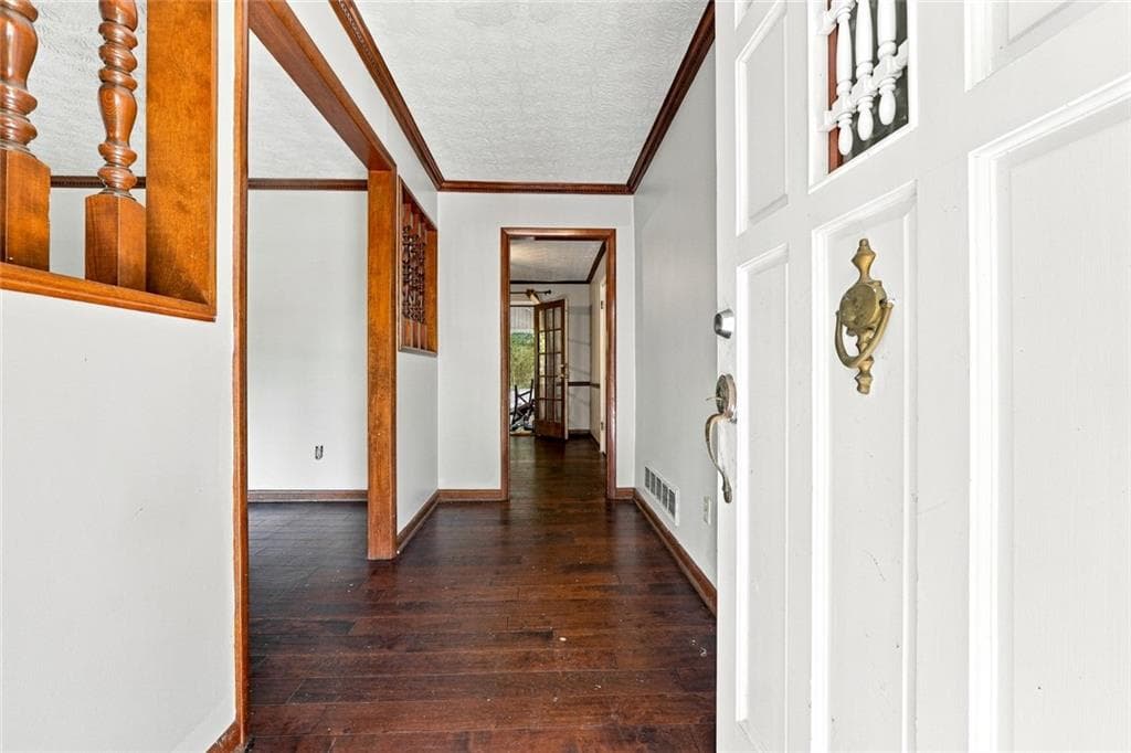 3 bedroom, 3 bathroom, 2,155 sq ft single family residence for sale at 2864 London Lane, Duluth, GA 30096 — photo 4