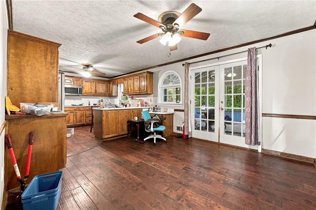 3 bedroom, 3 bathroom, 2,155 sq ft single family residence for sale at 2864 London Lane, Duluth, GA 30096 — photo 7