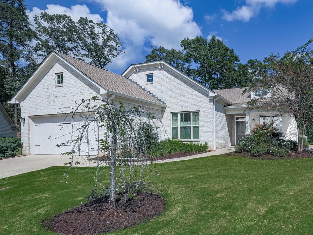 3 bedroom, 2 bathroom, 2,598 sq ft single family residence for sale at 340 Pepperwood Way, Canton, GA 30114 — photo 3