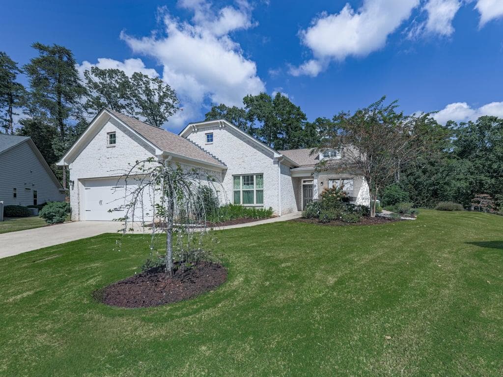 3 bedroom, 2 bathroom, 2,598 sq ft single family residence for sale at 340 Pepperwood Way, Canton, GA 30114 — photo 4