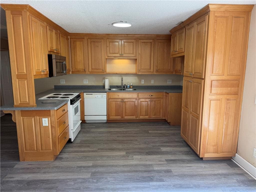 3 bedroom, 2 bathroom, 1,400 sq ft single family residence for sale at 3026 Fork Road, Gainesville, GA 30506 — photo 10