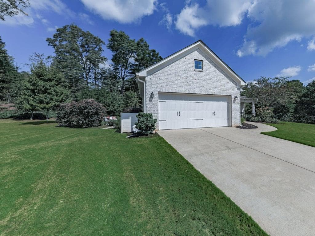 3 bedroom, 2 bathroom, 2,598 sq ft single family residence for sale at 340 Pepperwood Way, Canton, GA 30114 — photo 7