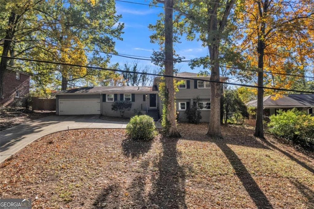4 bedroom, 3 bathroom, 1,975 sq ft single family residence for sale at 2363 Oakridge Court, Decatur, GA 30032 — photo 2