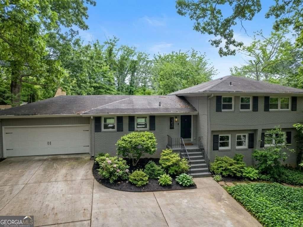 4 bedroom, 3 bathroom, 1,975 sq ft single family residence for sale at 2363 Oakridge Court, Decatur, GA 30032 — photo 3