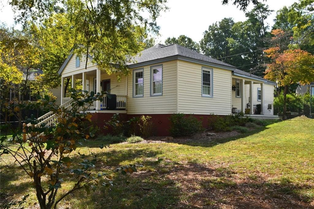 3 bedroom, 1 bathroom, 1,292 sq ft single family residence for sale at 20 Wingfoot Trail, Cartersville, GA 30120 — photo 2