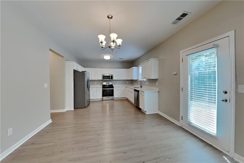 4 bedroom, 3 bathroom, 1,992 sq ft single family residence for rent at 1631 Hedington Court, Lawrenceville, GA 30045 for $2,250 a month — photo 3