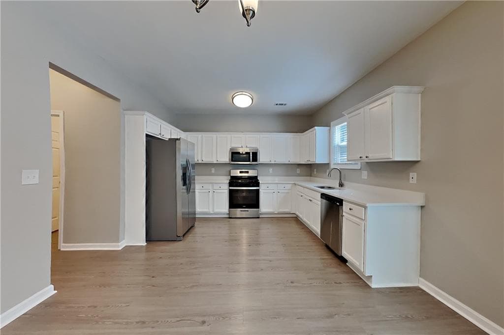 4 bedroom, 3 bathroom, 1,992 sq ft single family residence for rent at 1631 Hedington Court, Lawrenceville, GA 30045 for $2,250 a month — photo 5