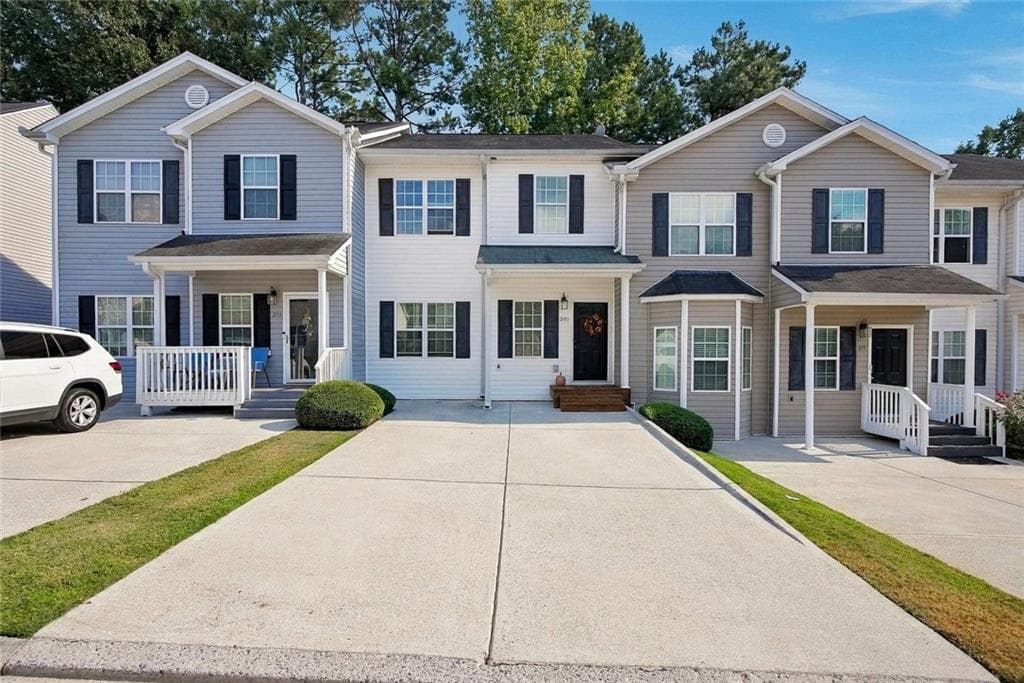 2 bedroom, 3 bathroom, 1,450 sq ft townhouse for sale at 299 Venture Path, Hiram, GA 30141 — photo 2