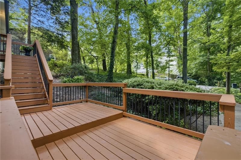 3 bedroom, 3 bathroom, 2,171 sq ft single family residence for sale at 2490 Stoney Brook Lane, Marietta, GA 30062 — photo 2