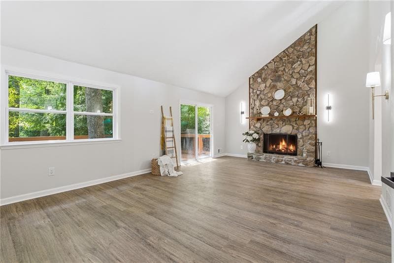 3 bedroom, 3 bathroom, 2,171 sq ft single family residence for sale at 2490 Stoney Brook Lane, Marietta, GA 30062 — photo 3