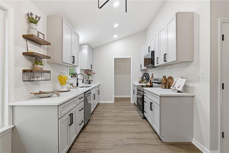 3 bedroom, 3 bathroom, 2,171 sq ft single family residence for sale at 2490 Stoney Brook Lane, Marietta, GA 30062 — photo 7