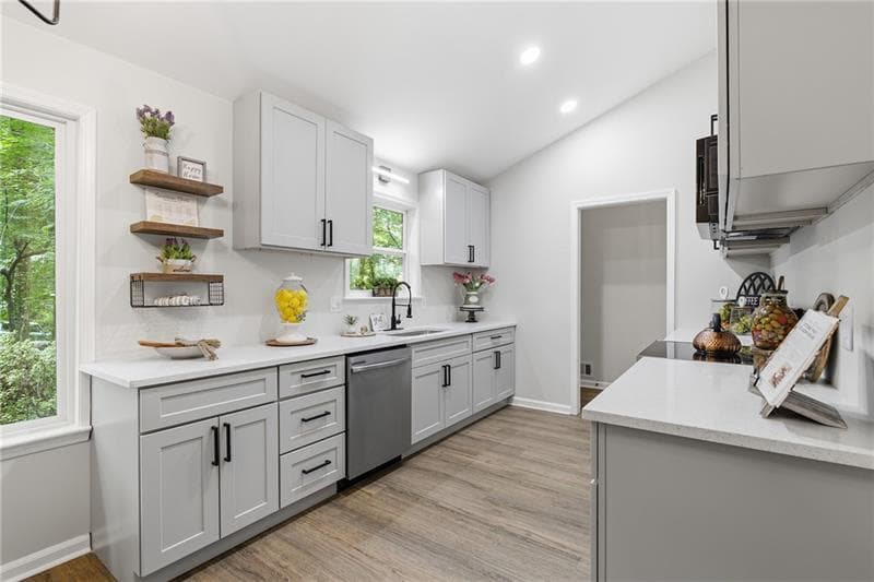 3 bedroom, 3 bathroom, 2,171 sq ft single family residence for sale at 2490 Stoney Brook Lane, Marietta, GA 30062 — photo 9