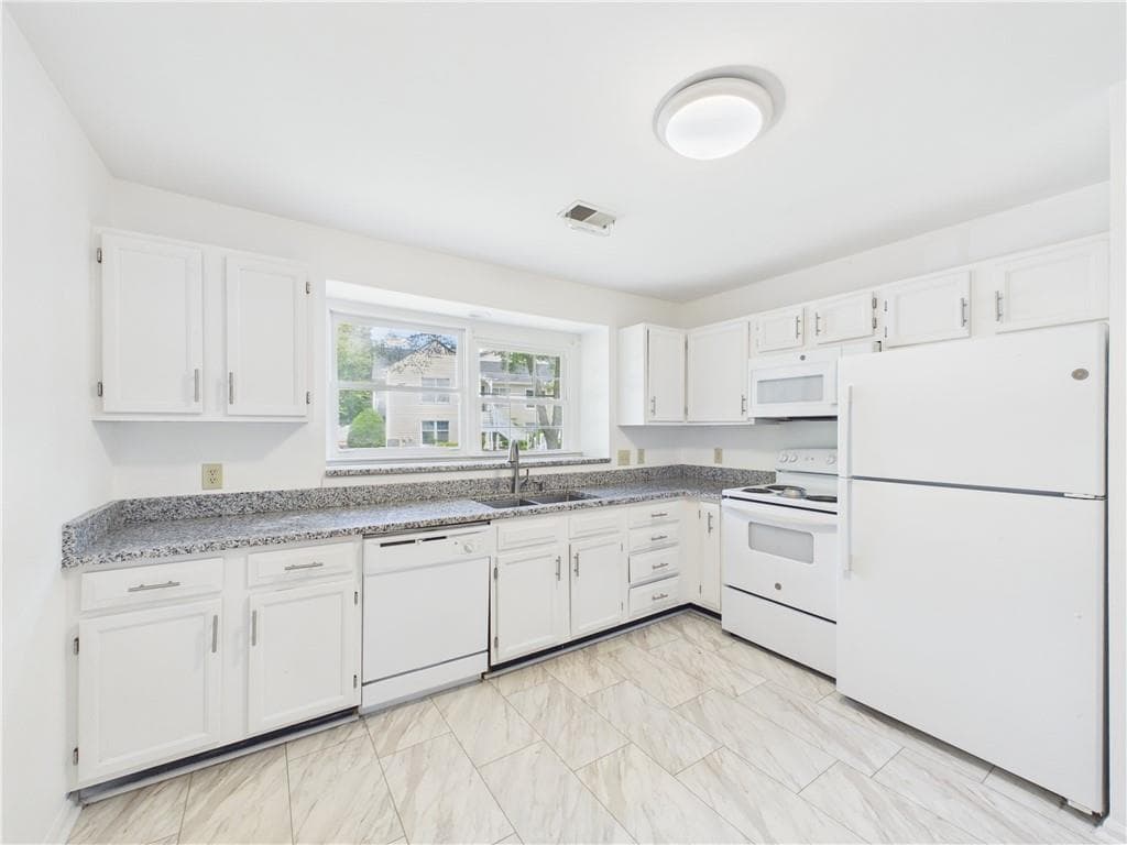 2 bedroom, 3 bathroom, 1,471 sq ft condominium for sale at 1111 Cannongate Crossing, Marietta, GA 30064 — photo 10