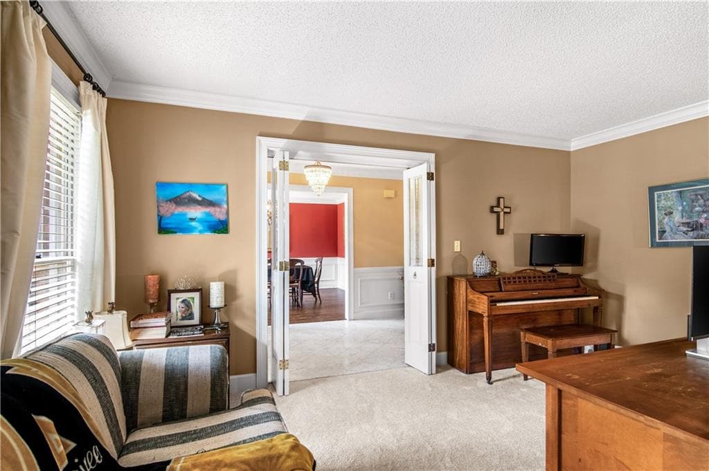 5 bedroom, 3 bathroom, 3,000 sq ft single family residence for sale at 560 Saddle Crest Drive, Roswell, GA 30075 — photo 10