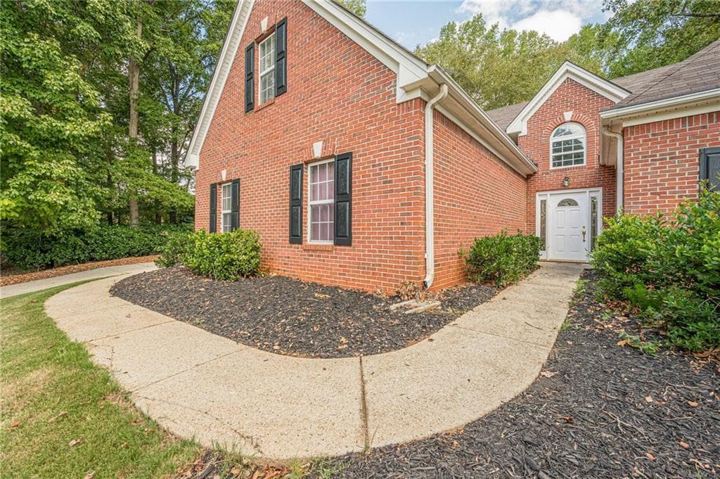 4 bedroom, 3 bathroom, 3,188 sq ft single family residence for sale at 36 Miners Way, Braselton, GA 30517 — photo 4